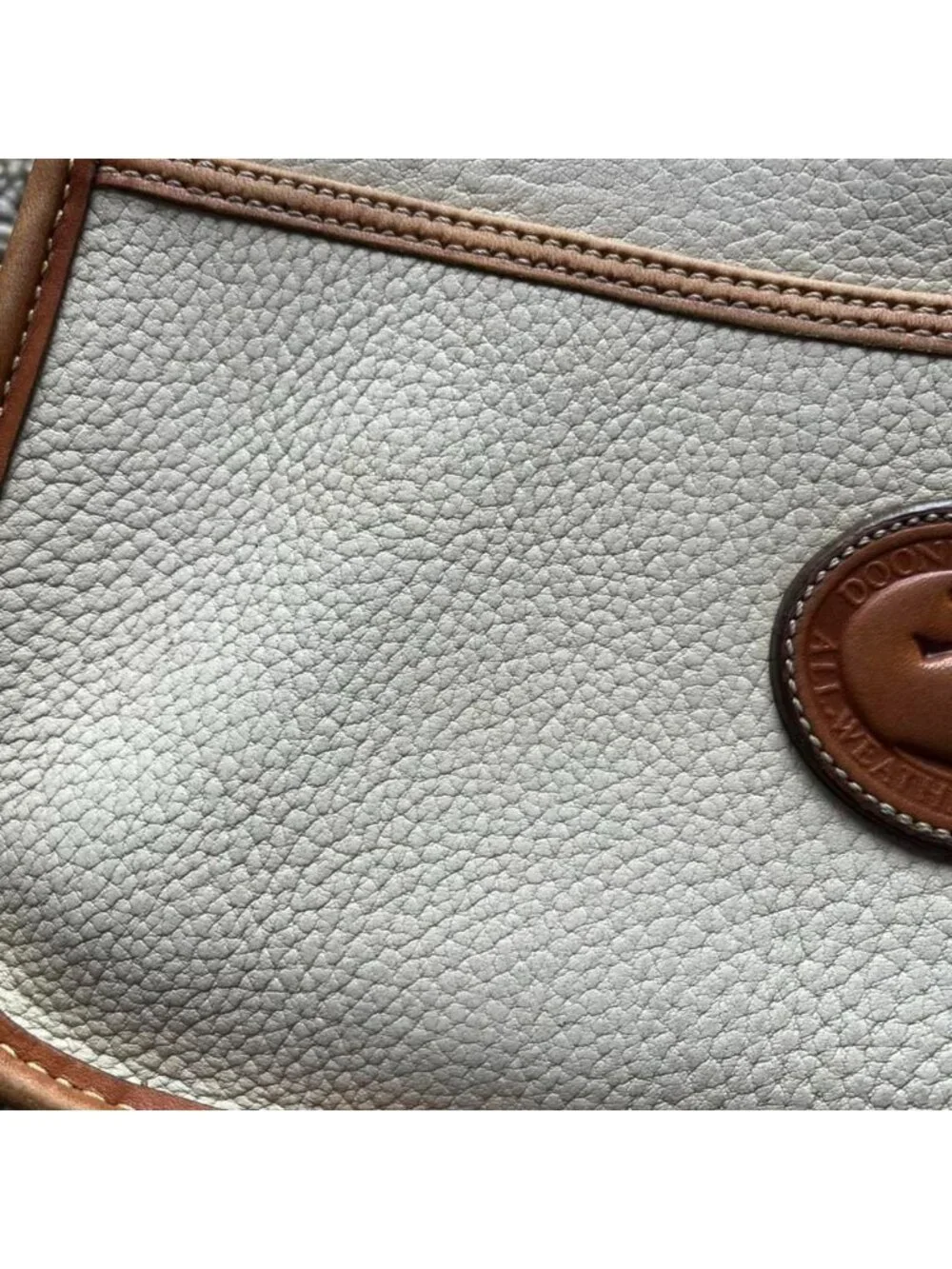 Vintage Ivory Tan Leather Dooney & Bourke Crossbody Bag Timeless Preppy Utility - Picture 5 of 8